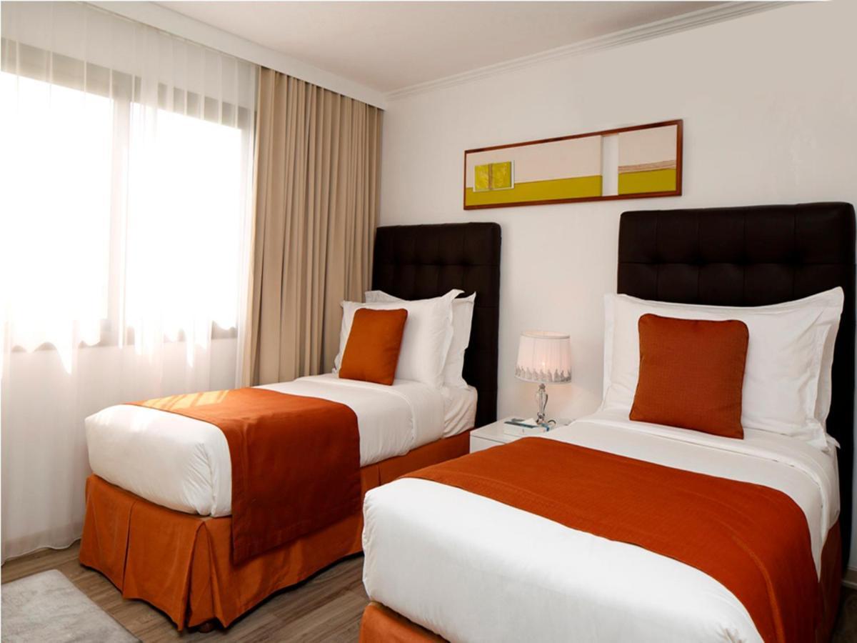 Dana Beach Resort Teluk Bulan Sabit Bagian luar foto