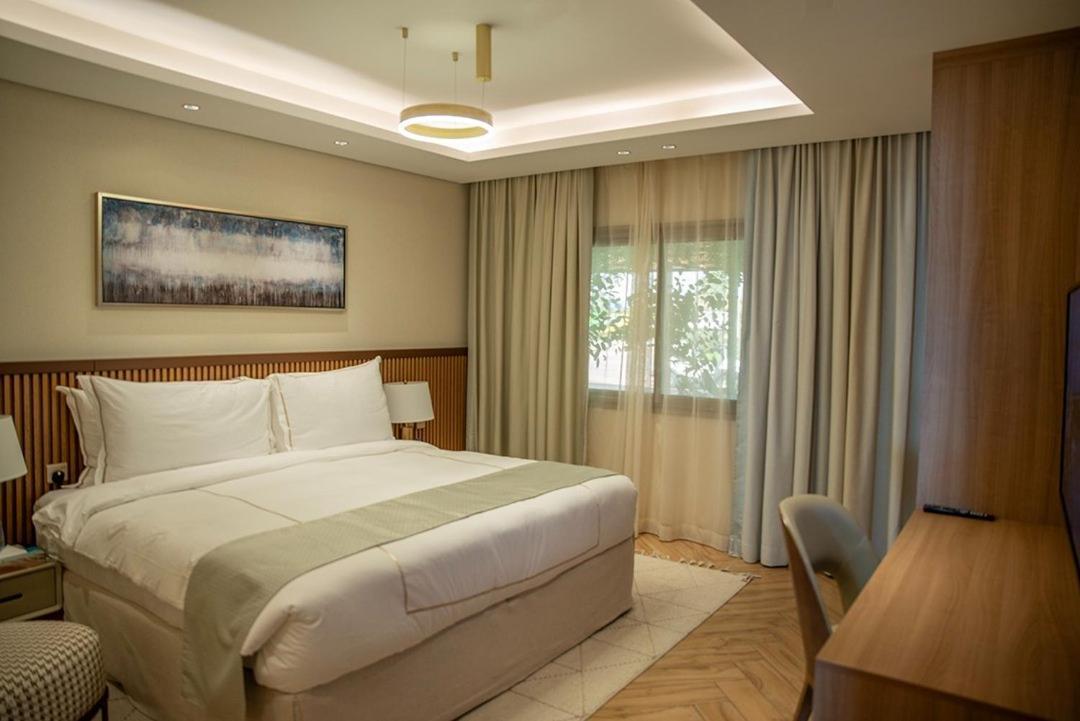Dana Beach Resort Teluk Bulan Sabit Bagian luar foto