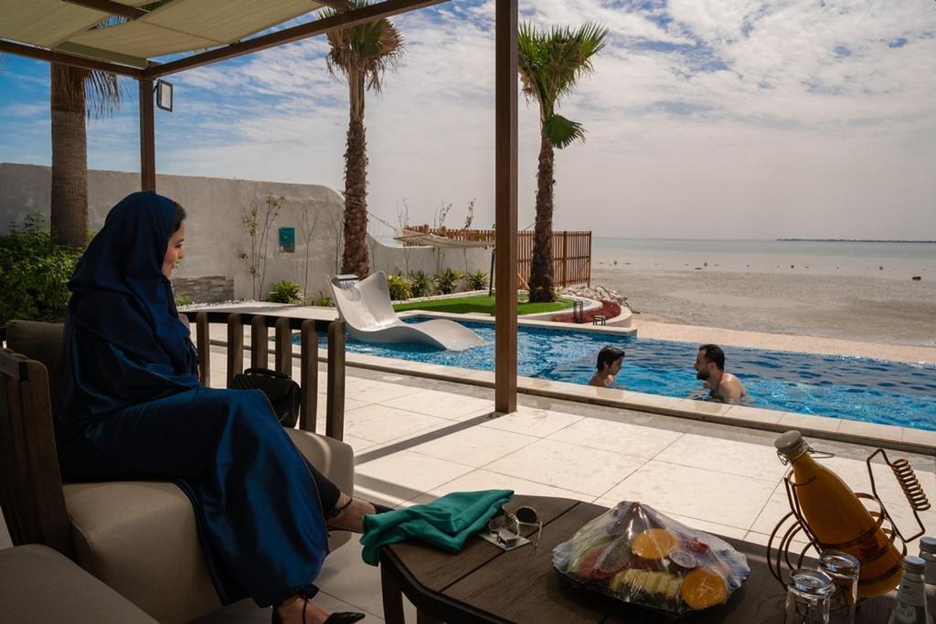 Dana Beach Resort Teluk Bulan Sabit Bagian luar foto