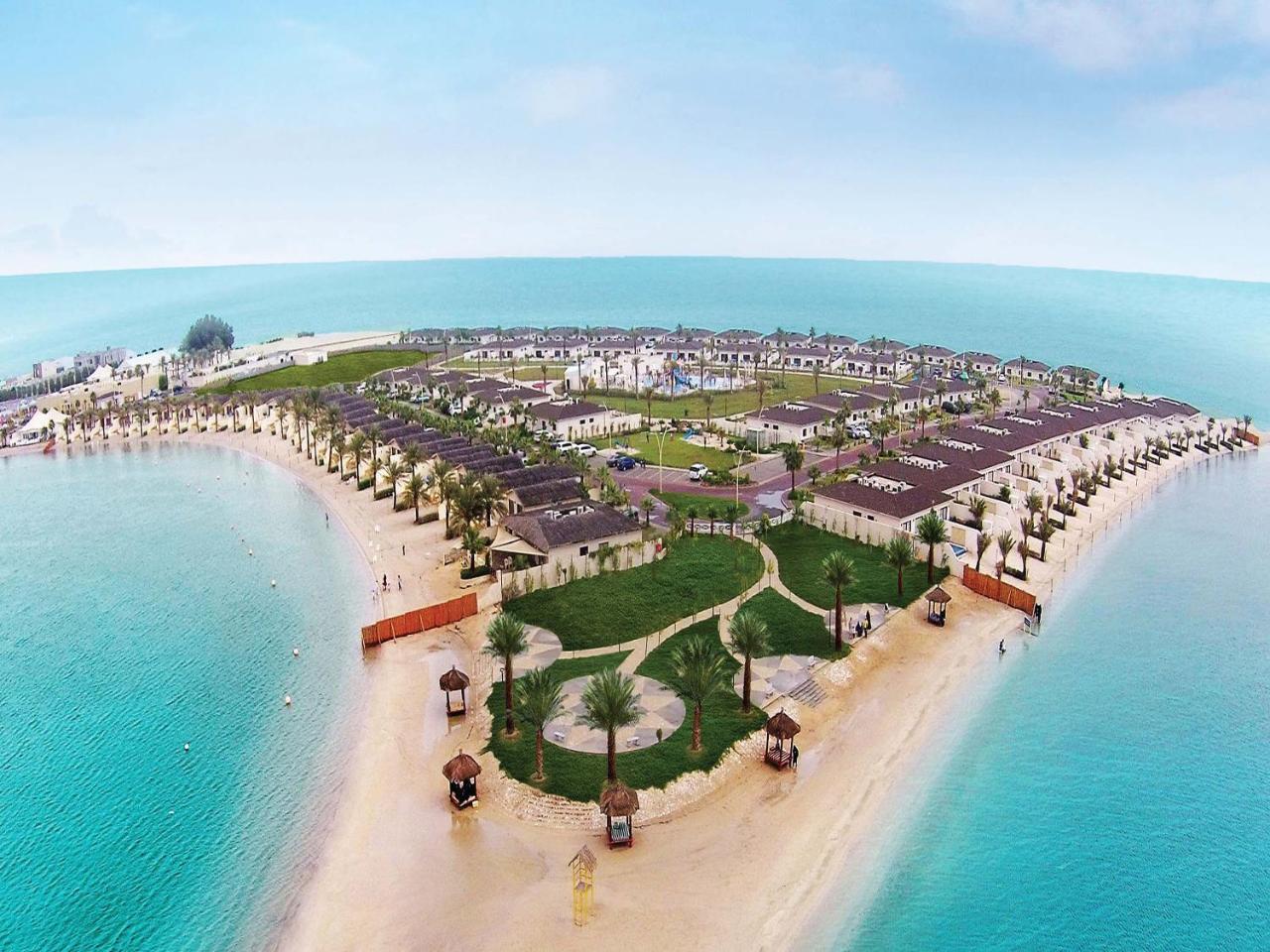 Dana Beach Resort Teluk Bulan Sabit Bagian luar foto